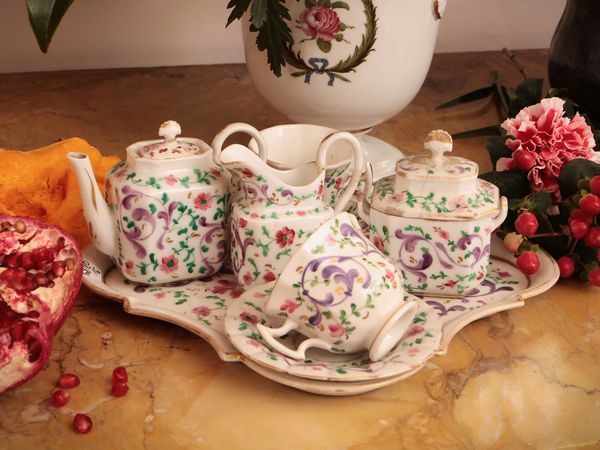 Servito da bambole in porcellana  - Asta Dimore fiorentine - Associazione Nazionale - Case d'Asta italiane