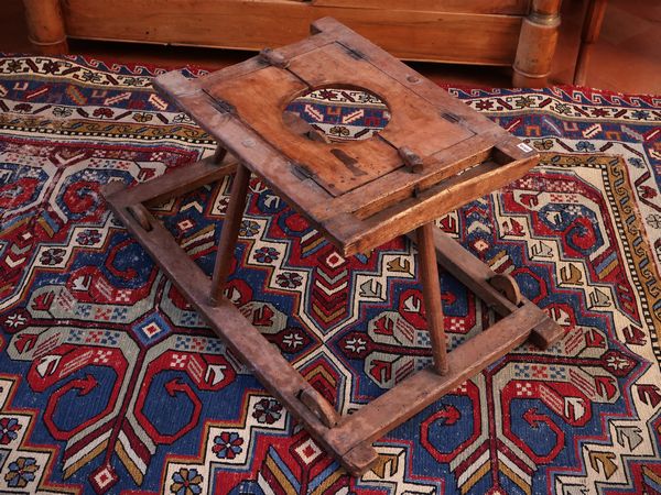 Girello per bambini in legno tenero  - Asta Dimore fiorentine - Associazione Nazionale - Case d'Asta italiane