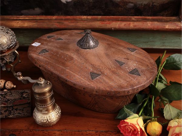 Lotto di curiosit� di gusto orientale  - Asta Dimore fiorentine - Associazione Nazionale - Case d'Asta italiane