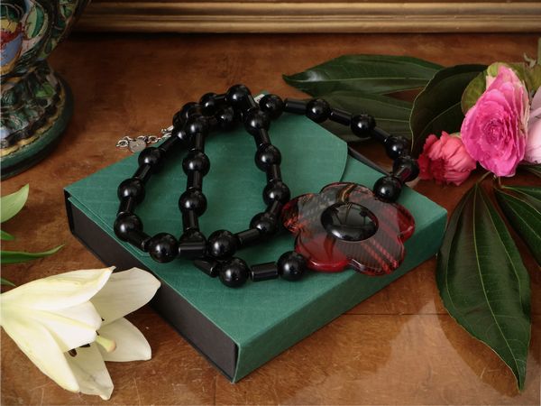 Collana lunga in resina, Furla  - Asta Dimore fiorentine - Associazione Nazionale - Case d'Asta italiane