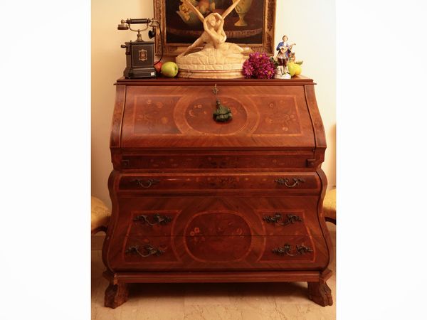 Cassettone a ribalta impiallacciato in mogano ed altre essenze  - Asta Dimore fiorentine - Associazione Nazionale - Case d'Asta italiane