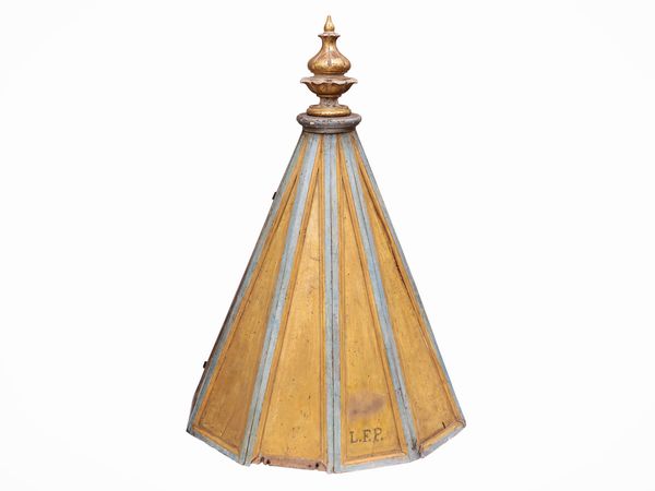 Acquasantiera piramidale in legno laccato  - Asta Dimore fiorentine - Associazione Nazionale - Case d'Asta italiane