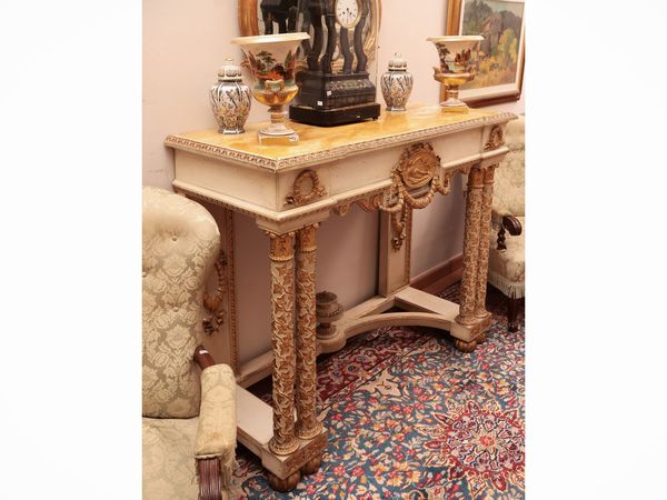 Console in legno intagliato  - Asta Dimore fiorentine - Associazione Nazionale - Case d'Asta italiane