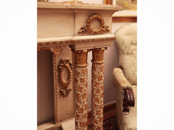 Console in legno intagliato  - Asta Dimore fiorentine - Associazione Nazionale - Case d'Asta italiane