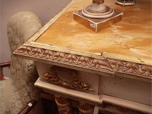 Console in legno intagliato  - Asta Dimore fiorentine - Associazione Nazionale - Case d'Asta italiane