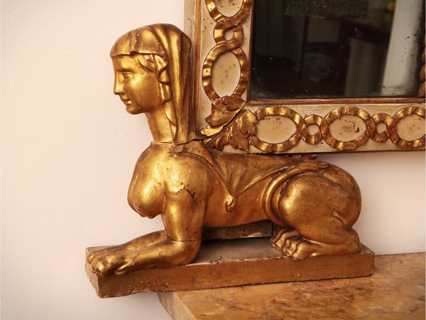 Caminiera in legno laccato e lumeggiato in oro  - Asta Dimore fiorentine - Associazione Nazionale - Case d'Asta italiane