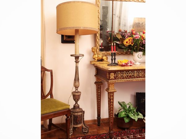 Coppia di torcere in legno laccato e argentato  - Asta Dimore fiorentine - Associazione Nazionale - Case d'Asta italiane