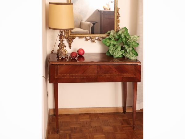 Tavolo a bandelle impiallacciato in ciliegio  - Asta Dimore fiorentine - Associazione Nazionale - Case d'Asta italiane