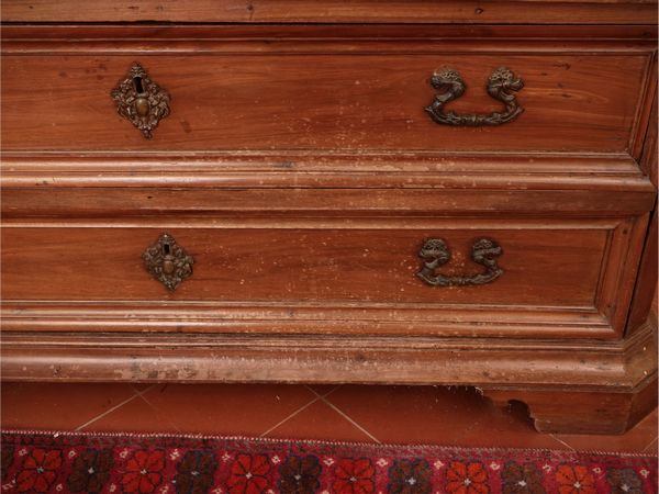 Cassettone in noce  - Asta Dimore fiorentine - Associazione Nazionale - Case d'Asta italiane