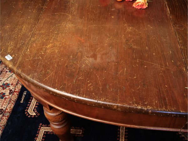 Tavolo da pranzo allungabile in noce  - Asta Dimore fiorentine - Associazione Nazionale - Case d'Asta italiane