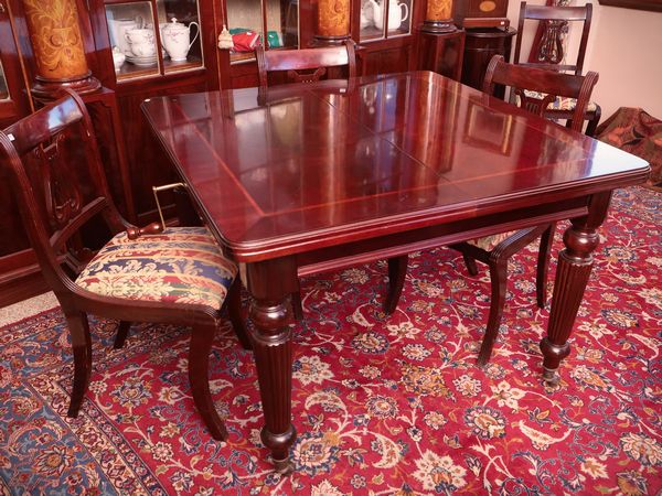 Tavolo da pranzo allungabile in mogano  - Asta Dimore fiorentine - Associazione Nazionale - Case d'Asta italiane