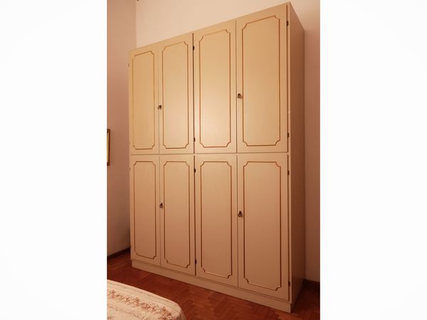 Armadio guardaroba in legno laccato  - Asta Dimore fiorentine - Associazione Nazionale - Case d'Asta italiane