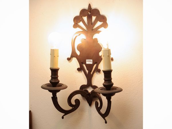 Coppia di applique metallo patinato  - Asta Dimore fiorentine - Associazione Nazionale - Case d'Asta italiane