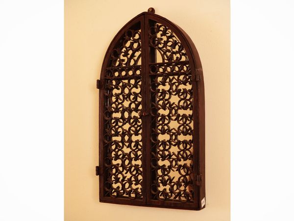 Piccola specchiera centinata in ferro battuto  - Asta Dimore fiorentine - Associazione Nazionale - Case d'Asta italiane