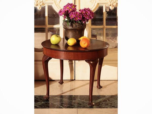 Tavolino basso in mogano  - Asta Dimore fiorentine - Associazione Nazionale - Case d'Asta italiane