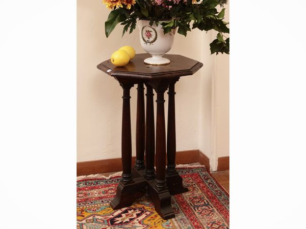 Coppia di tavolini di servizio in noce  - Asta Dimore fiorentine - Associazione Nazionale - Case d'Asta italiane