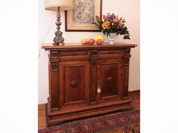 Credenza in noce  - Asta Dimore fiorentine - Associazione Nazionale - Case d'Asta italiane