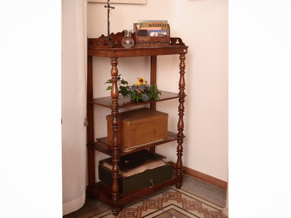 Etagere - libreria  in noce  - Asta Dimore fiorentine - Associazione Nazionale - Case d'Asta italiane