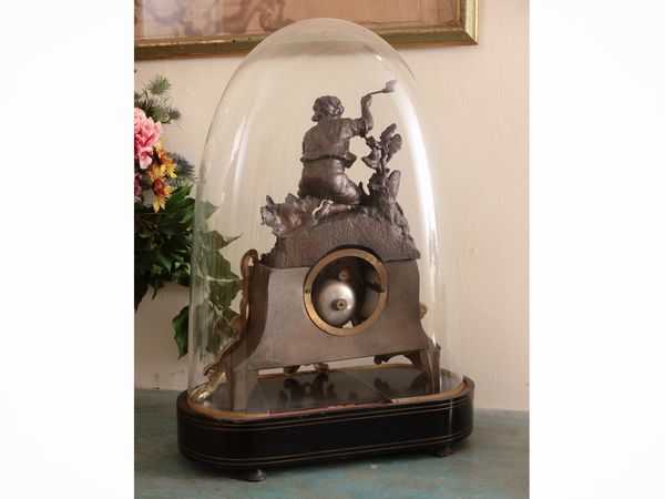 Orologio in antimonio patinato e dorato  - Asta Dimore fiorentine - Associazione Nazionale - Case d'Asta italiane