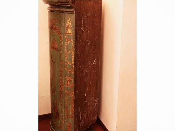 Angoliera in legno laccato verde  - Asta Dimore fiorentine - Associazione Nazionale - Case d'Asta italiane