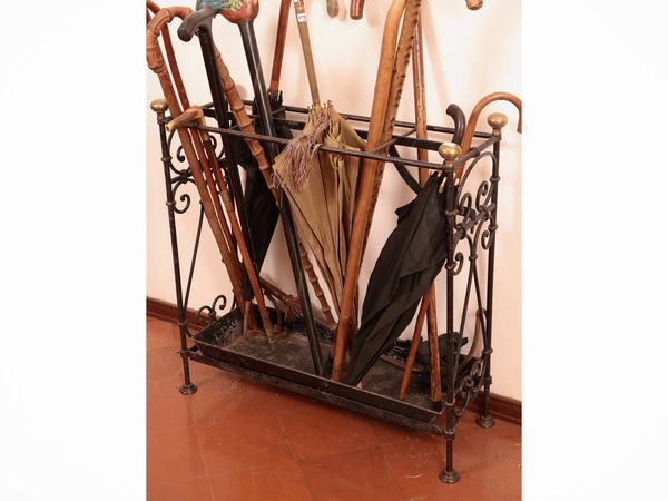 Portaombrelli e bastoni in ferro battuto  - Asta Dimore fiorentine - Associazione Nazionale - Case d'Asta italiane
