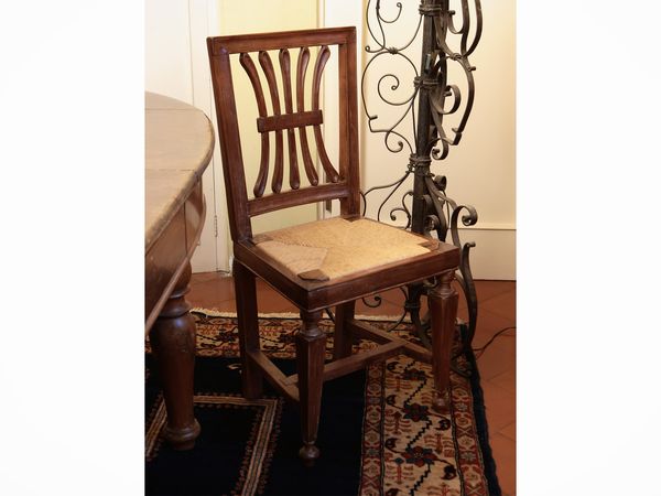 Serie di otto sedie in noce  - Asta Dimore fiorentine - Associazione Nazionale - Case d'Asta italiane