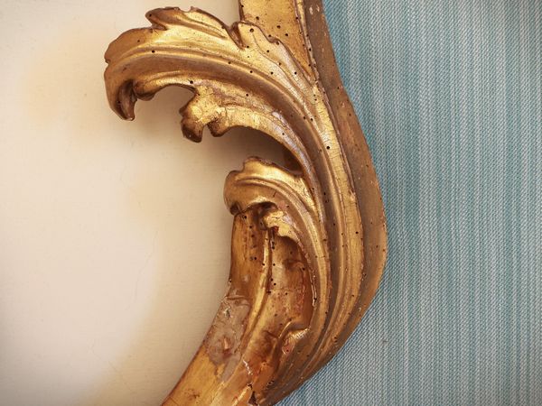 Testiera per letto in legno intagliato e dorato  - Asta Dimore fiorentine - Associazione Nazionale - Case d'Asta italiane