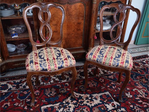 Coppia di sedie in noce  - Asta Dimore fiorentine - Associazione Nazionale - Case d'Asta italiane