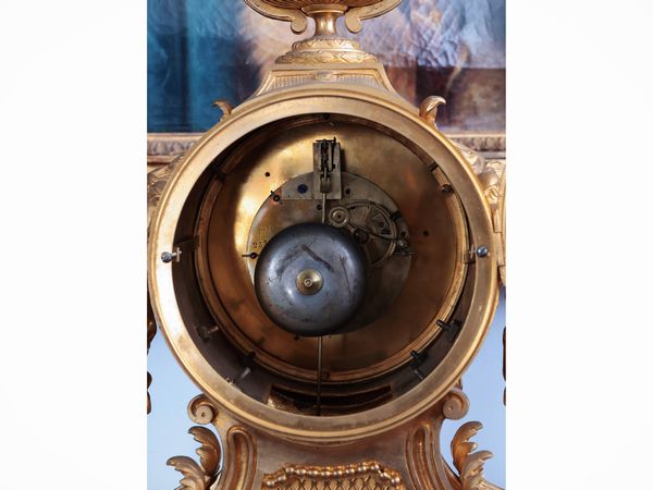 Trittico da camino in antimonio dorato  - Asta Dimore fiorentine - Associazione Nazionale - Case d'Asta italiane