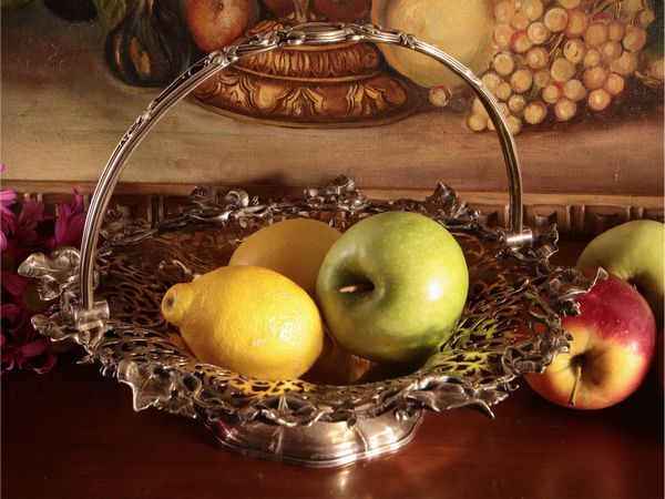 Due cestini centrotavola in metallo argentato  - Asta Dimore fiorentine - Associazione Nazionale - Case d'Asta italiane