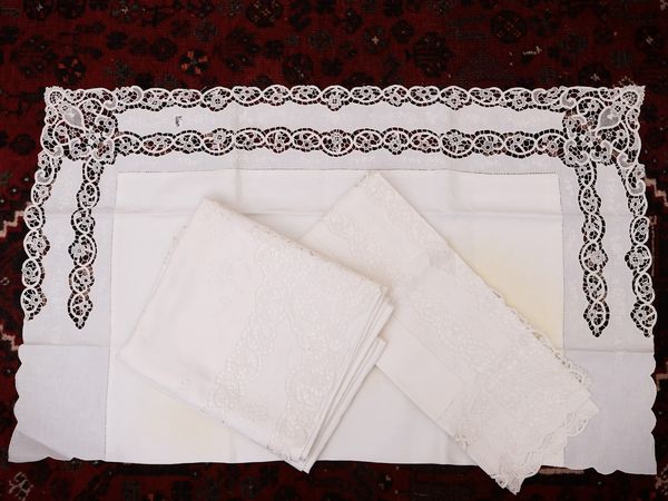 Due lenzuola matrimoniali in lino  - Asta Dimore fiorentine - Associazione Nazionale - Case d'Asta italiane