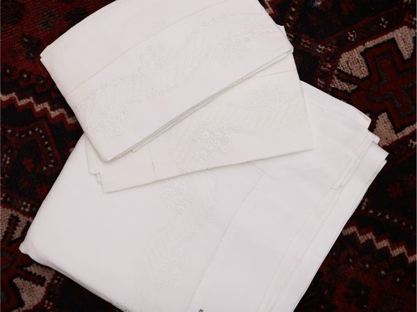 Due lenzuola matrimoniali in lino  - Asta Dimore fiorentine - Associazione Nazionale - Case d'Asta italiane