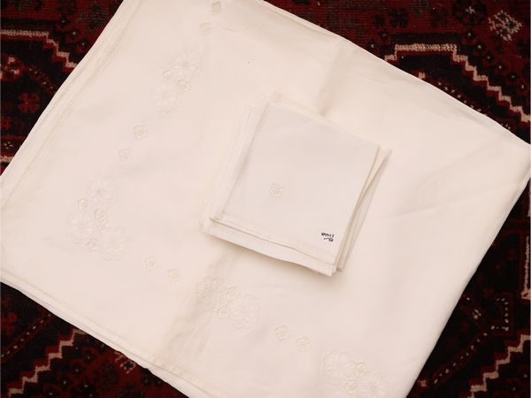 Due tovaglie in lino  - Asta Dimore fiorentine - Associazione Nazionale - Case d'Asta italiane