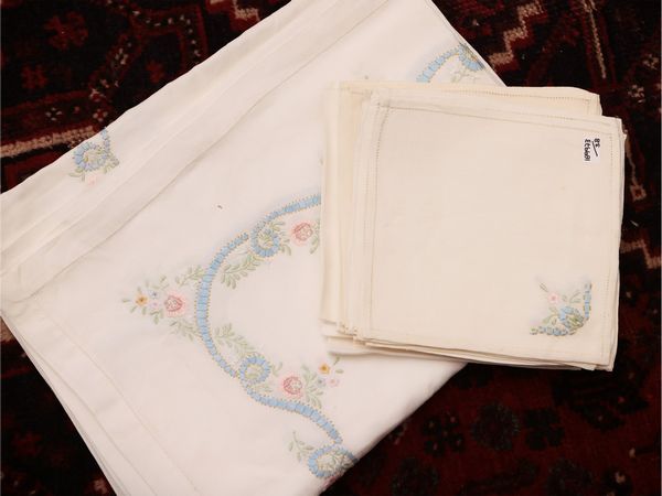 Due tovaglie in lino  - Asta Dimore fiorentine - Associazione Nazionale - Case d'Asta italiane