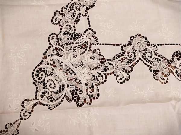 Tovaglia in lino bianco  - Asta Dimore fiorentine - Associazione Nazionale - Case d'Asta italiane