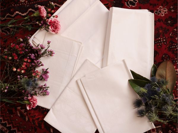 Quattro tovaglie in lino di Fiandra  - Asta Dimore fiorentine - Associazione Nazionale - Case d'Asta italiane