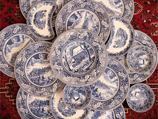 Servizio di piatti in terraglia inglese  - Asta Dimore fiorentine - Associazione Nazionale - Case d'Asta italiane
