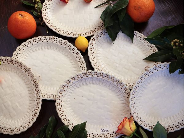 Serie di sei vassoietti in terraglia  - Asta Dimore fiorentine - Associazione Nazionale - Case d'Asta italiane