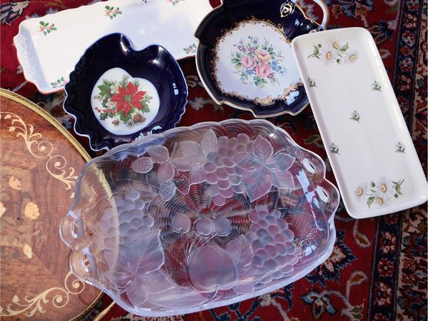 Assortimento di vassoi da portata  - Asta Dimore fiorentine - Associazione Nazionale - Case d'Asta italiane