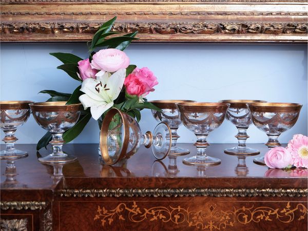 Serie di 12 calici con bordo oro  - Asta Dimore fiorentine - Associazione Nazionale - Case d'Asta italiane