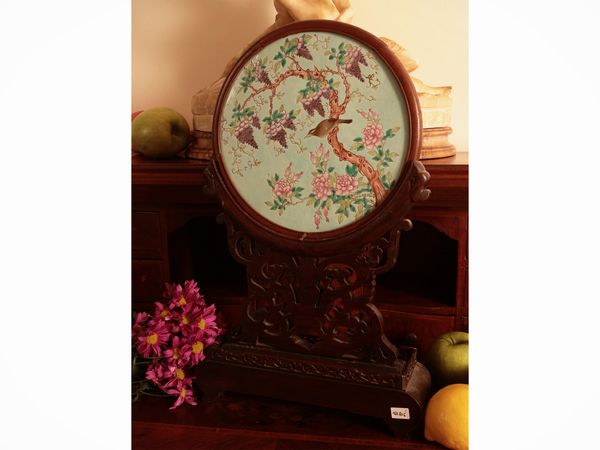 Placca circolare in porcellana  - Asta Dimore fiorentine - Associazione Nazionale - Case d'Asta italiane