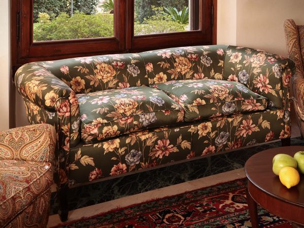 Divano a pozzetto  - Asta Dimore fiorentine - Associazione Nazionale - Case d'Asta italiane