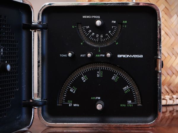 Radio cubo TS502  - Asta Dimore fiorentine - Associazione Nazionale - Case d'Asta italiane