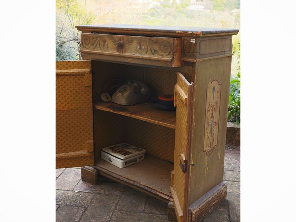 Stipo in legno laccato nei toni del verde  - Asta Dimore fiorentine - Associazione Nazionale - Case d'Asta italiane