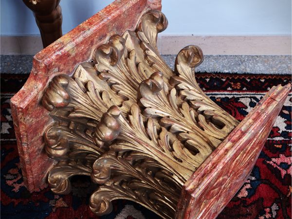 Base in legno intagliato e dipinto a imitazione del marmo  - Asta Dimore fiorentine - Associazione Nazionale - Case d'Asta italiane