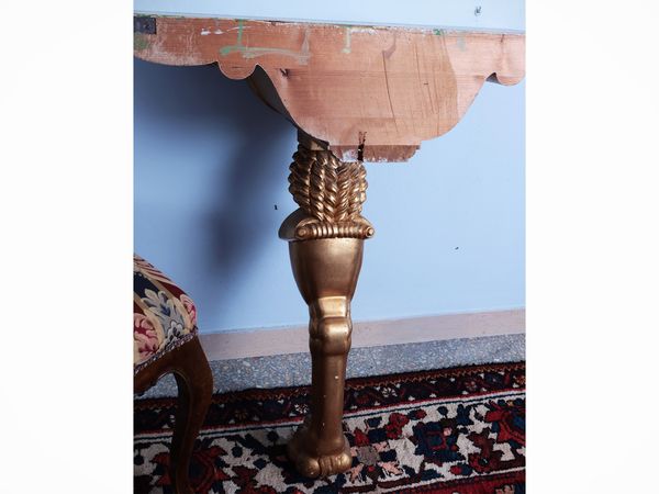 Tavolino console in legno intagliato e dorato  - Asta Dimore fiorentine - Associazione Nazionale - Case d'Asta italiane