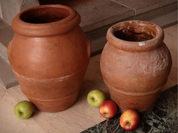 Due orcetti in terracotta  - Asta Dimore fiorentine - Associazione Nazionale - Case d'Asta italiane