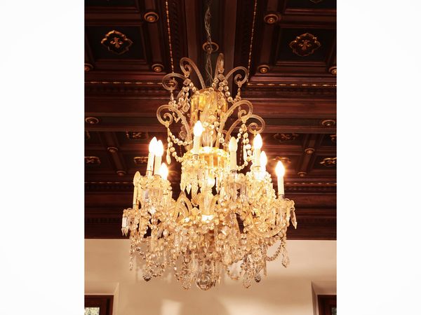 Grande lampadario in cristallo  - Asta Dimore fiorentine - Associazione Nazionale - Case d'Asta italiane