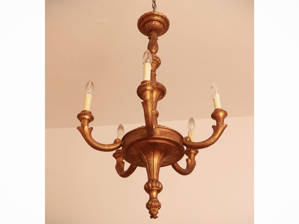 Lampadario in legno intagliato e dorato  - Asta Dimore fiorentine - Associazione Nazionale - Case d'Asta italiane