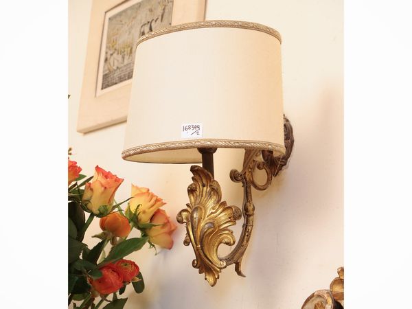Coppia di applique i metallo dorato  - Asta Dimore fiorentine - Associazione Nazionale - Case d'Asta italiane